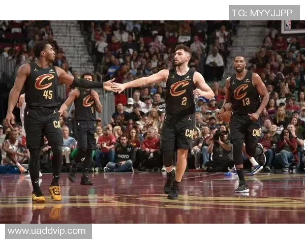 2016年骑士与勇士常规赛精彩回顾视频全景解析与赛况亮点分享